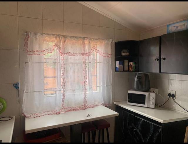 2 BEDROOM HOUSE FOR SALE IN LENASIA SOUTH EXT 1